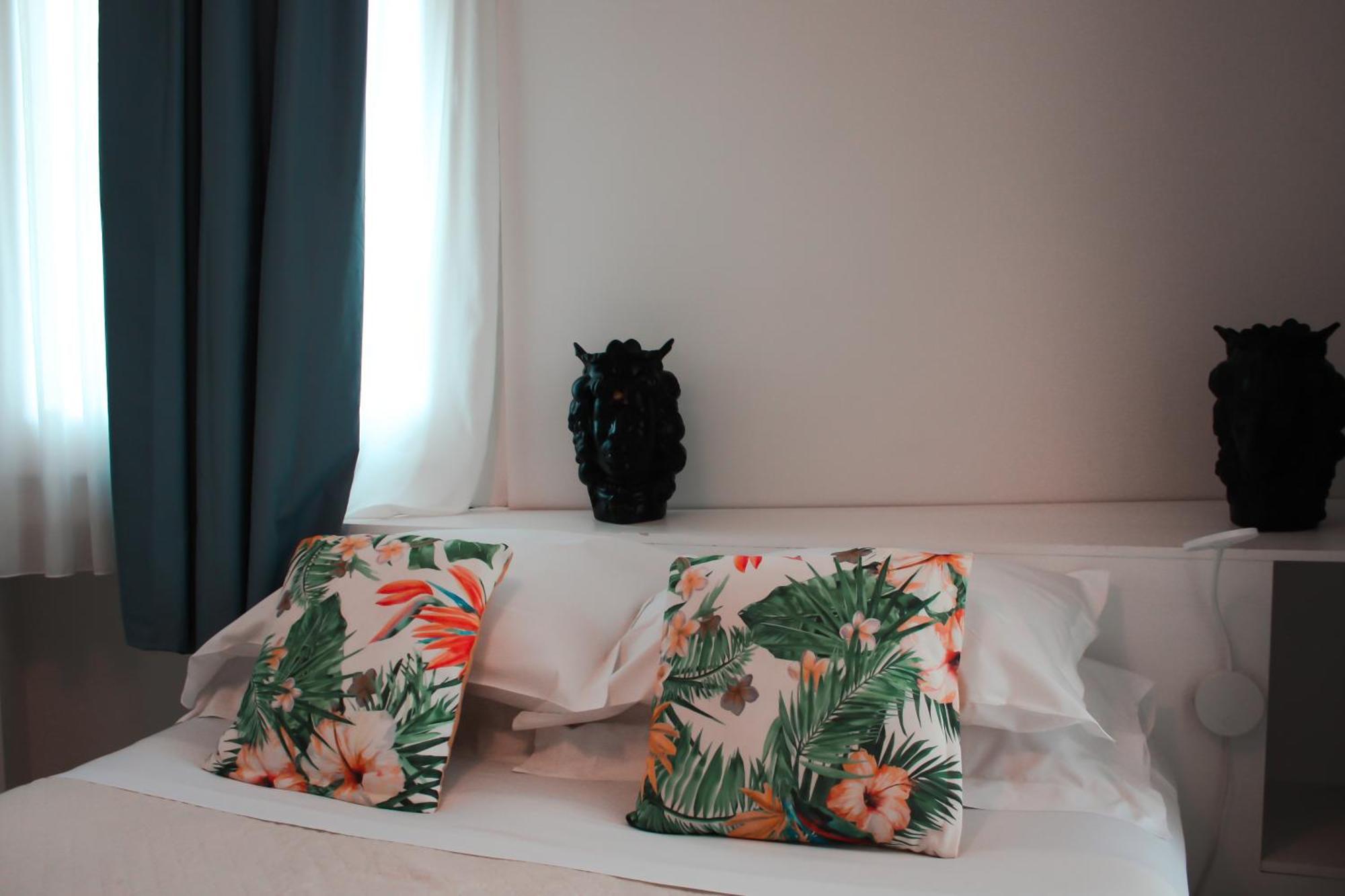 Awa Mondello Hotel Szoba fotó